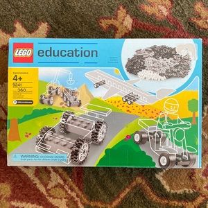 LEGO Education Set 9241 Wheels, tires, wheel hubs, and axles